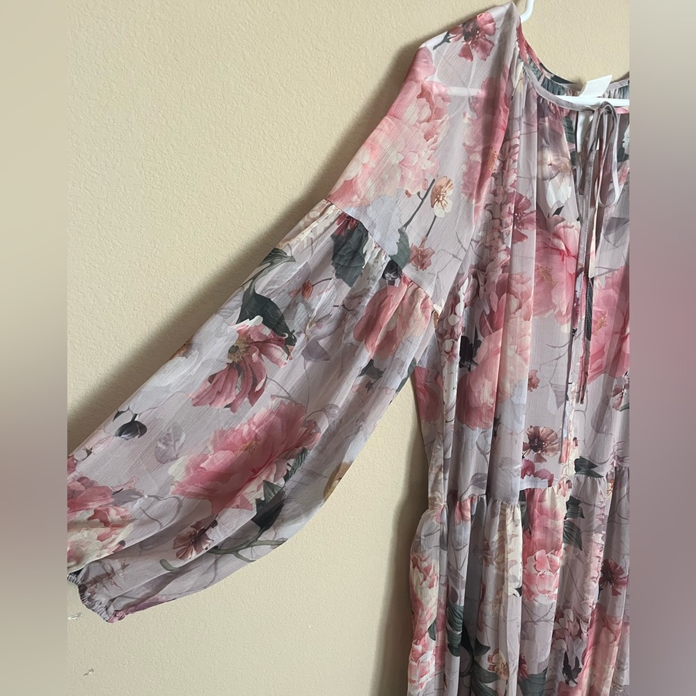 Dress - Picture 2 of 4
